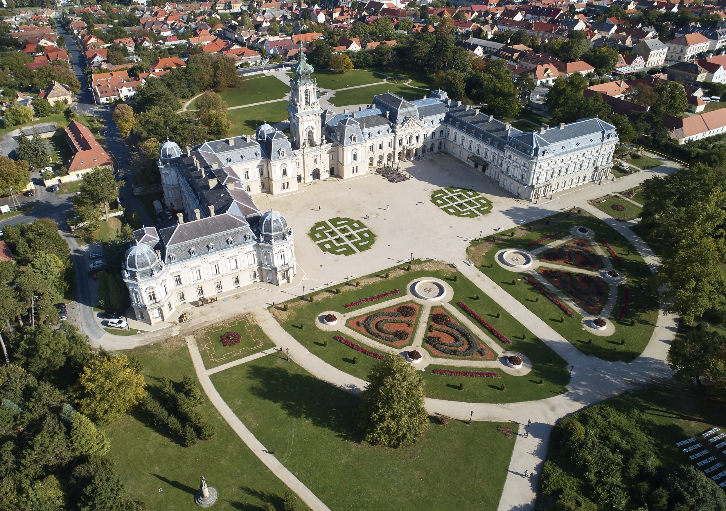 FULL DAY Keszthely & Heviz Private Tour