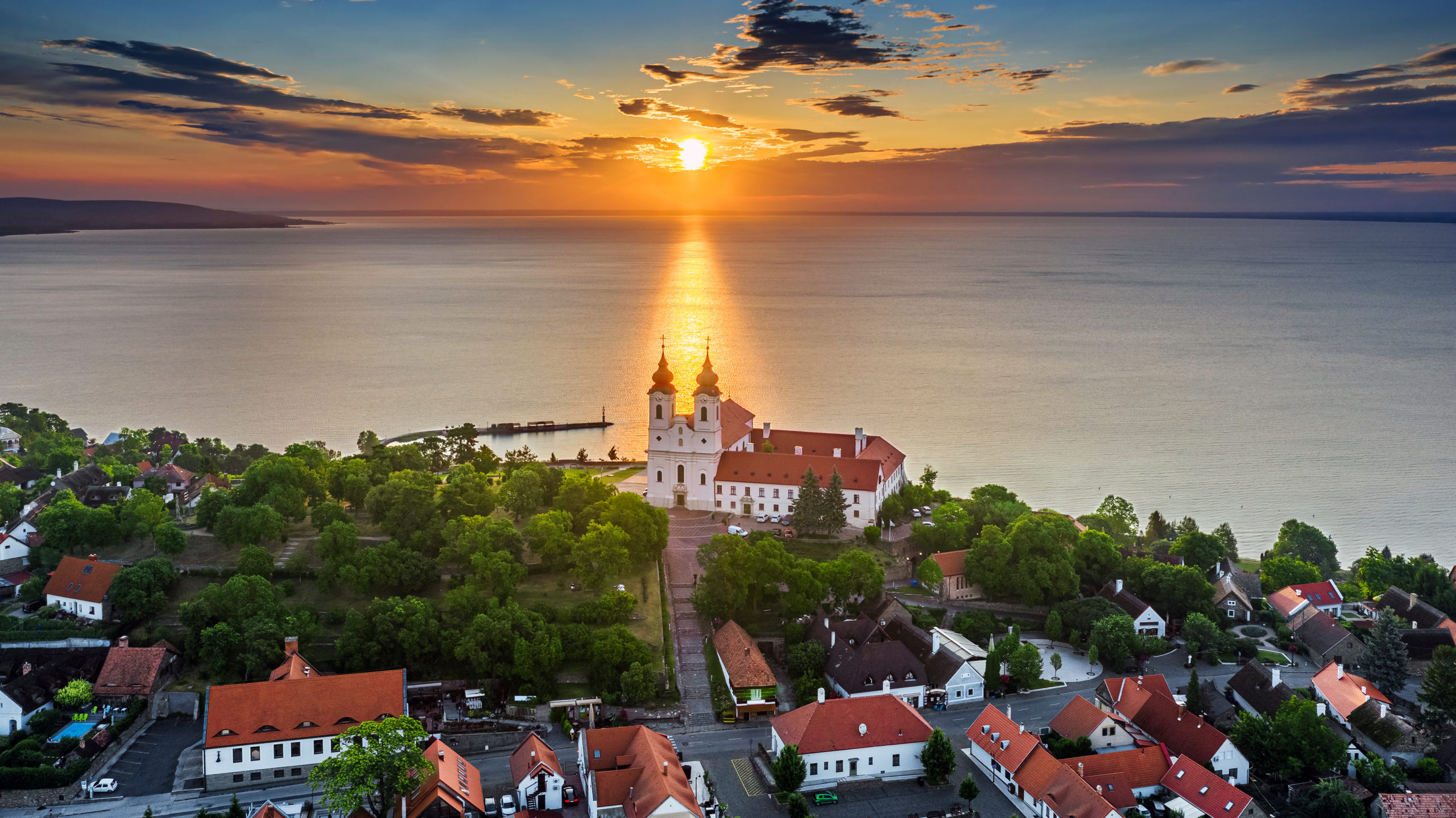 FULL DAY Lake Balaton & Tihany Private Tour