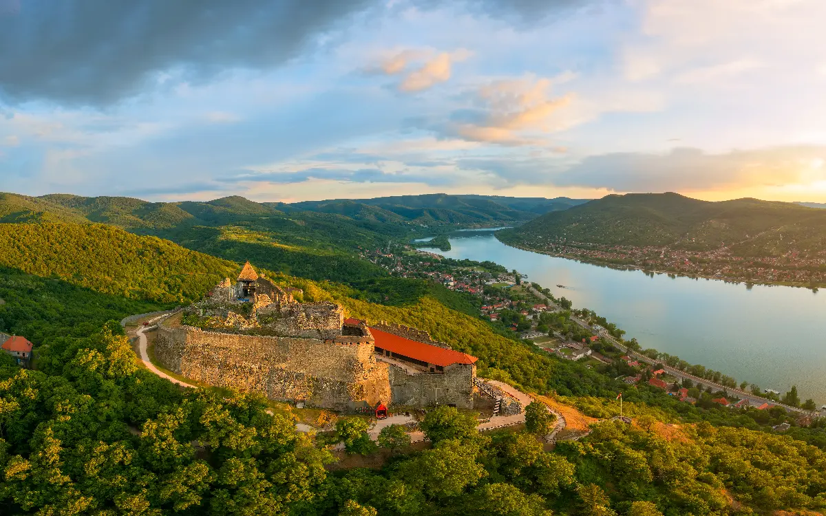 FULL DAY Top 3 Wonders of Danube River Private Tour (Szentendre, Visegrad, Esztergom)